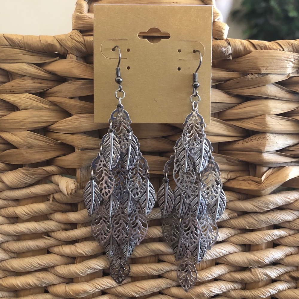 Vintage silver tone tiered falling leaves earrings
